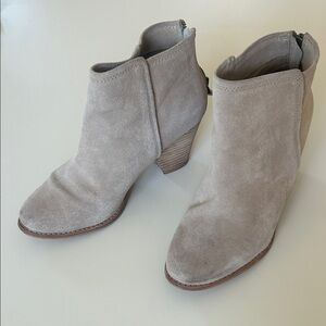 Splendid Suede Light Nude Ankle Booties size 7.5